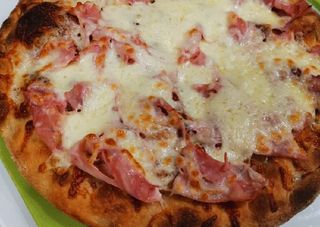 Pizza crostino con prosciutto crudo