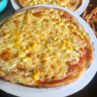 Пица с царевица  