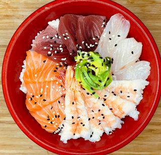 179.  Chirashi gamberi mix