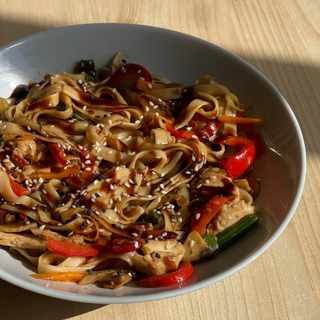 Лапша Удон з куркою та овочами (320 г)