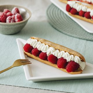 Eclair Aux Framboises