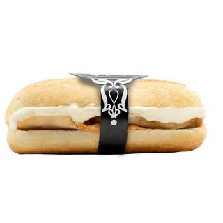 11. Crema de queso Camembert, cebolla caramelizada y bacon ahumado