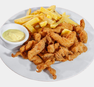 Ración de fingers de pollo con patatas
