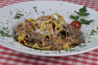 Tagliatelle con guiso de jabalí