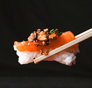 Nigiri Salmão C/Amendoa 2x