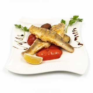 Филе судака с овощами гриль