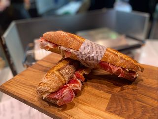 Bocadillo De Jamon Iberico, Con Tomate Y Aceite Barrita Rustica