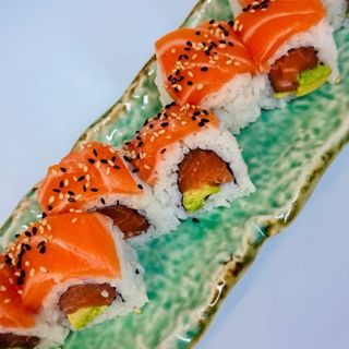 75. Maki Roll Uramaki De Salmón (8 Pzs.)
