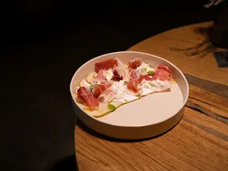 Карпачо з груши, прошуто та страчателли (200g)