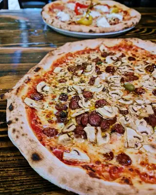 Pizza Salsicca