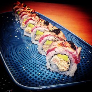 864 Tonno, asparagi,avocado, granchio reale   - 8 pezzi