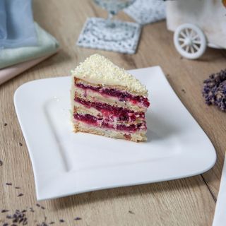 Vaníliás erdei gyümölcsös torta / Tort cu vanilie și fructe de pădure