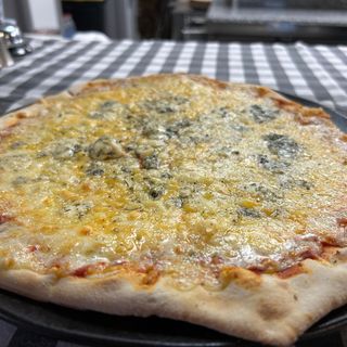 Pizza Cuatro Quesos (32cm)