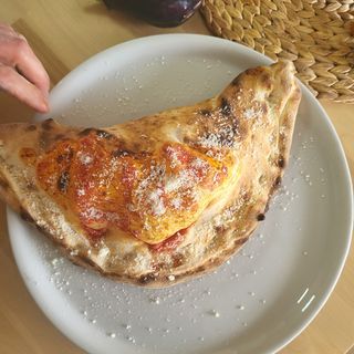 Calzone 4 Formaggi