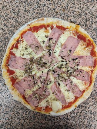 Pizza Capriciossa