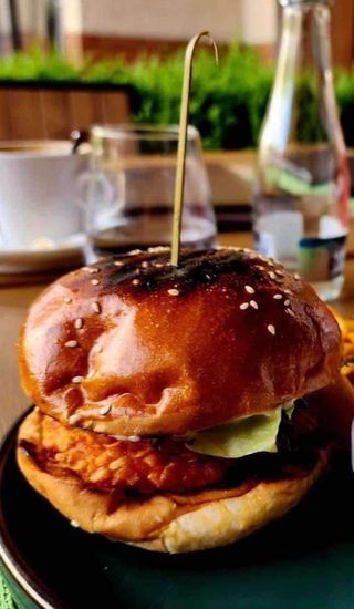 CHICKEN BURGER (300g)