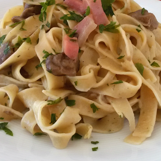 Tallarines Caseros Con Speck Y Champi