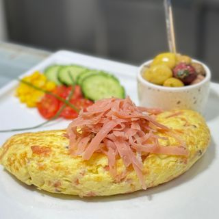 Omelette Charcuterie