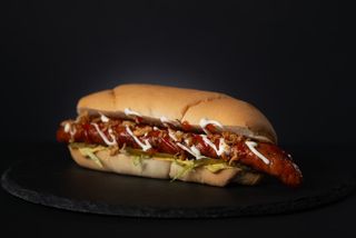 Hot-dog cu carnati afumati