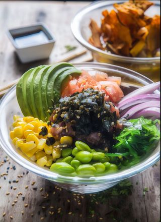 Poke Hawaiano de Atún