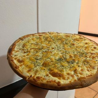 Pizza 4 Quesos (Pequeña)