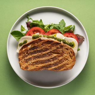 Капрезе сендвіч