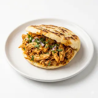 Arepa Con Pollo Desmechado