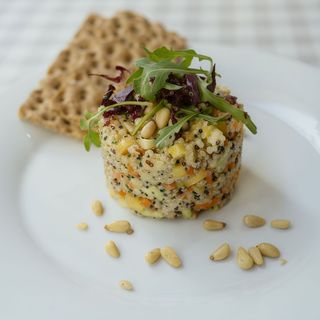 Tartar di Avocado con Quinoa