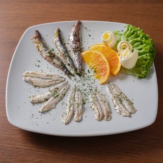 Acciughe e alici marinate