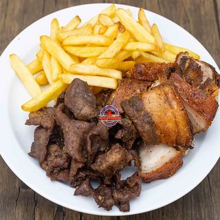 CHICHARRÓN CON CARNE SALADA Y PATATAS