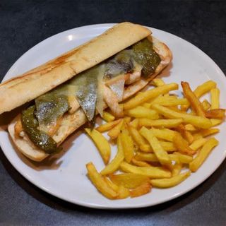 Bocadillo De Lomo de cerdo. INGREDIENTES OPCIONALES