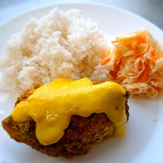 Soczysta pierś drobiowa w sosie beszamelowym