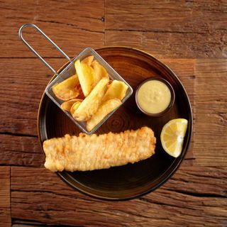 FISH & CHIPS 1/2 PORZ