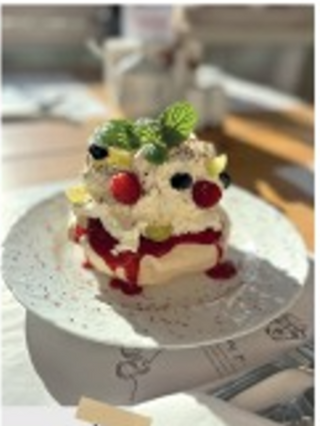 Beza ze świeżymi owocami