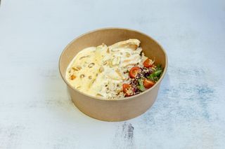 Piletina u sosu od kikirikija sa integralnim pirinčem