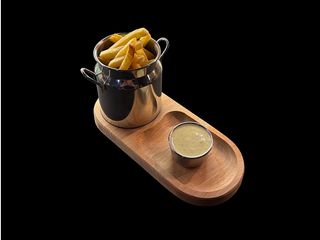 Картопля фрі з часниковим соусом