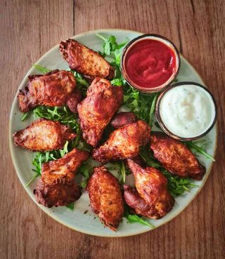 CHRUPIĄCE SKRZYDEŁKA 9 SZT.