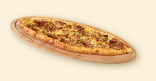 Пиде с пастърма и кашкавал