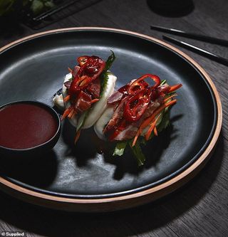 Panbao de Pulled Beef Teriyaki