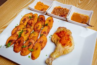 Grilled Free-Range Chicken avec Alloco 