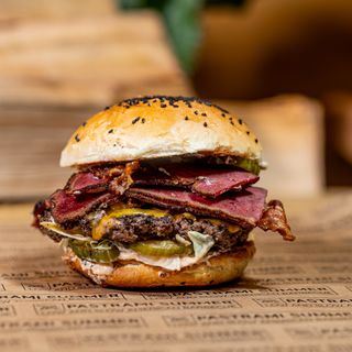 Pastrami burger