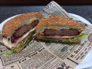 Hambúrguer Misto com Ovo