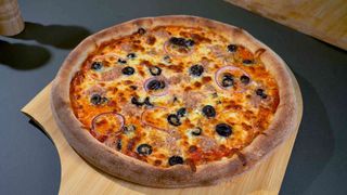 Pizza Tono e Cippolla medie