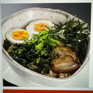 143. Ramen con maiale