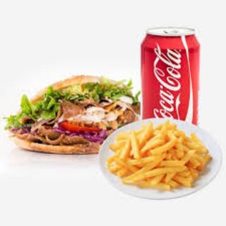 Menú De Kebab Con Patatas Fritas Y Bebida