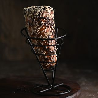 Кюртош класичний з горіховою посипкою, 150 г