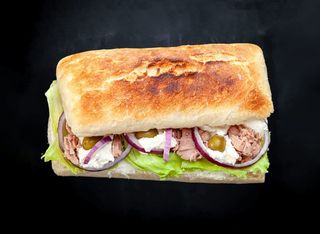 Чабата с риба тон (220г)