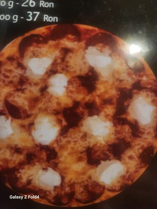 Pizza Quattro formaggi e salami family