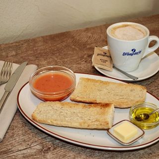 Combo cafe + tostada con jamon