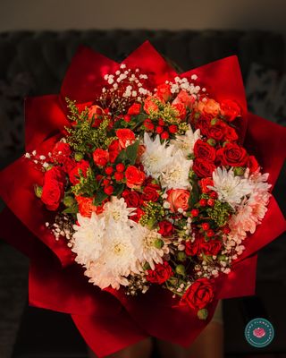 SPARKLING RED BOUQUET